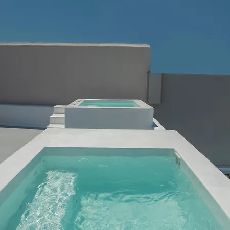 Aqua Serenity Luxury Santorini Aparthotel *