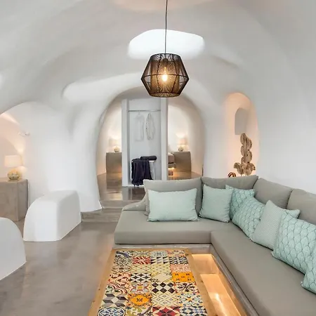 Aqua Serenity Luxury Santorini Aparthotel *